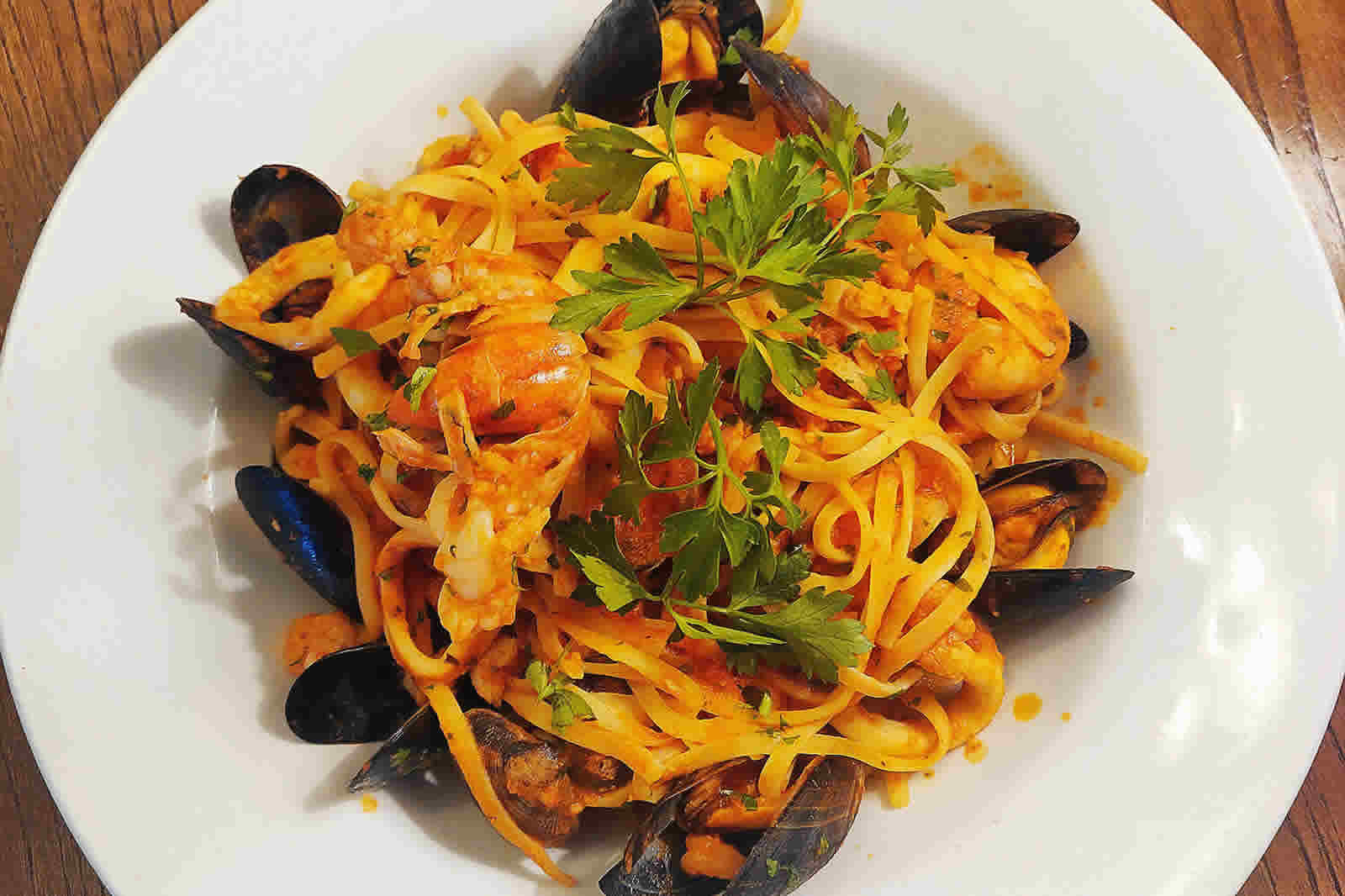 Linguine Pasta with Fresh Seafood